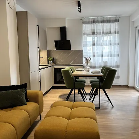 Lav- Newly, Modern Spot Lägenhet *