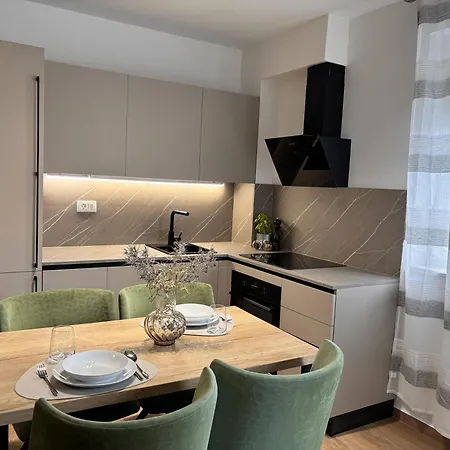 Lav- Newly, Modern Spot Appartamento Pola