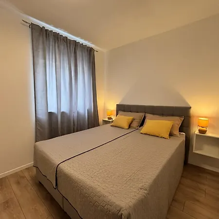 Lav- Newly, Modern Spot *