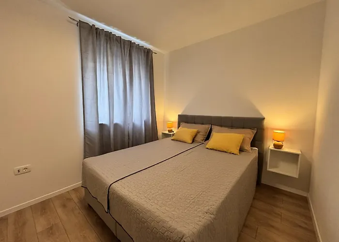 Lav- Newly, Modern Spot *